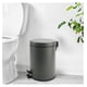 thumbnail image 1 of Basurero pequeño de acero inoxidable con tapa y pedal - 5 litros/1.3 galones, cierre suave y cubeta interior extraíble - Ideal para baño, dormitorio, cocina y oficina (gris), 1 of 6