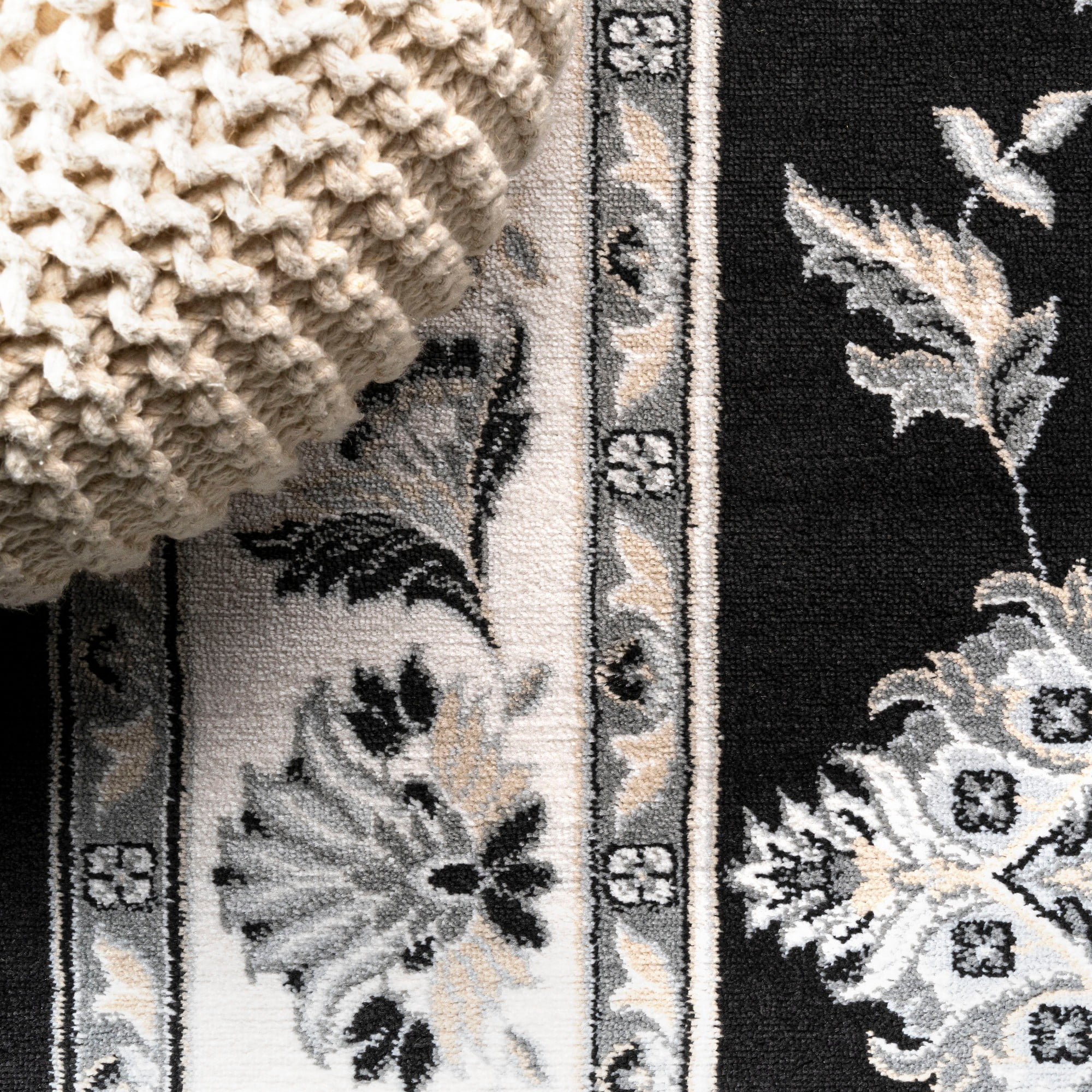 JONATHAN Y MODERN PERSIAN 4 x 6 Area Rug, Cherie French Cottage - Black/Cream, MDP505D-4