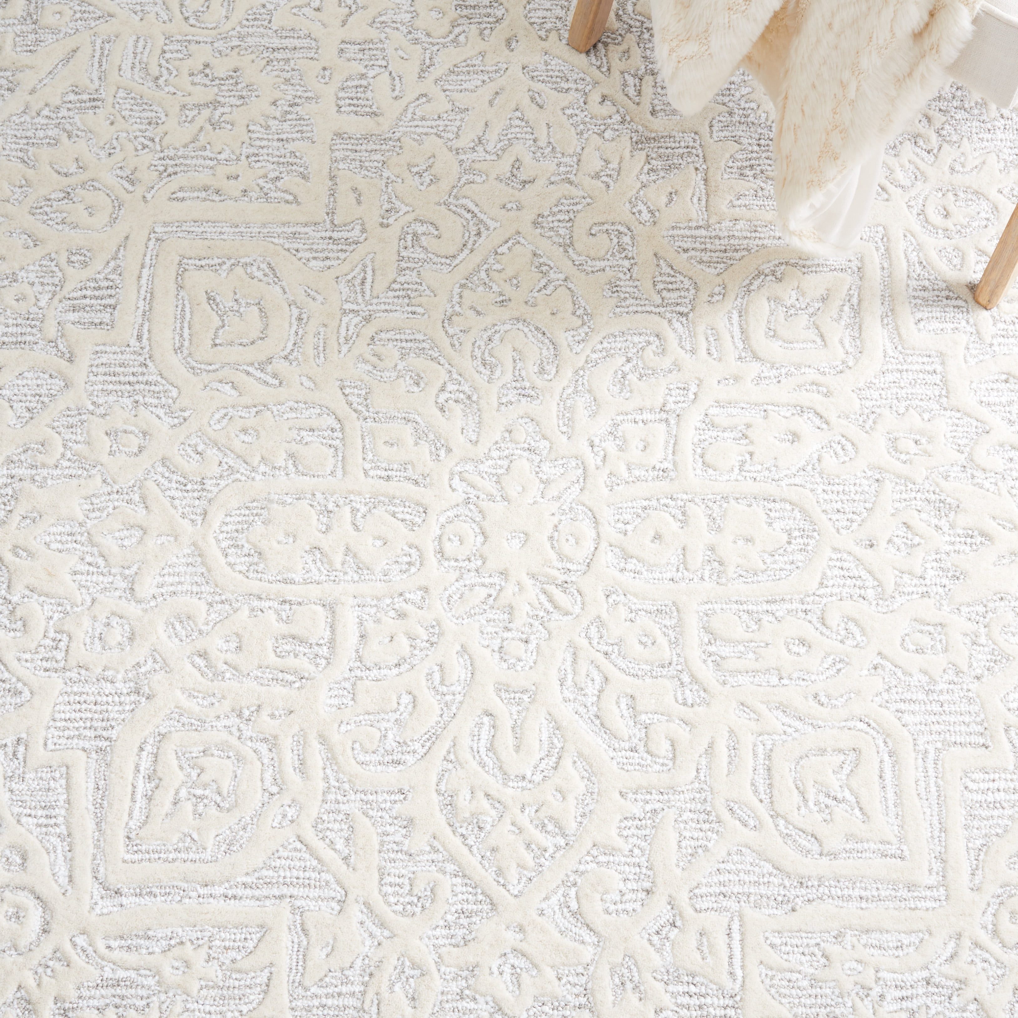 SAFAVIEH Antiquity Doroteja Oriental Area Rug, Silver/Ivory, 6' x 6' Square
