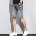thumbnail image 2 of Pantalones cortos de mezclilla para hombre con bolsillos, pantalones vaqueros cortos rasgados grises para hombre, pantalones vaqueros retro originales Y2k, venta desgastada, novedad de vaquero en, 2 of 5