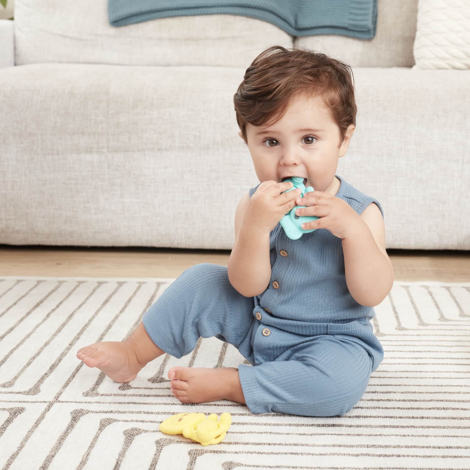 Infantino Teethimal Pop Pals Teether Toy, for Babies 6-12 Months, Multicolor Elephant & Lion