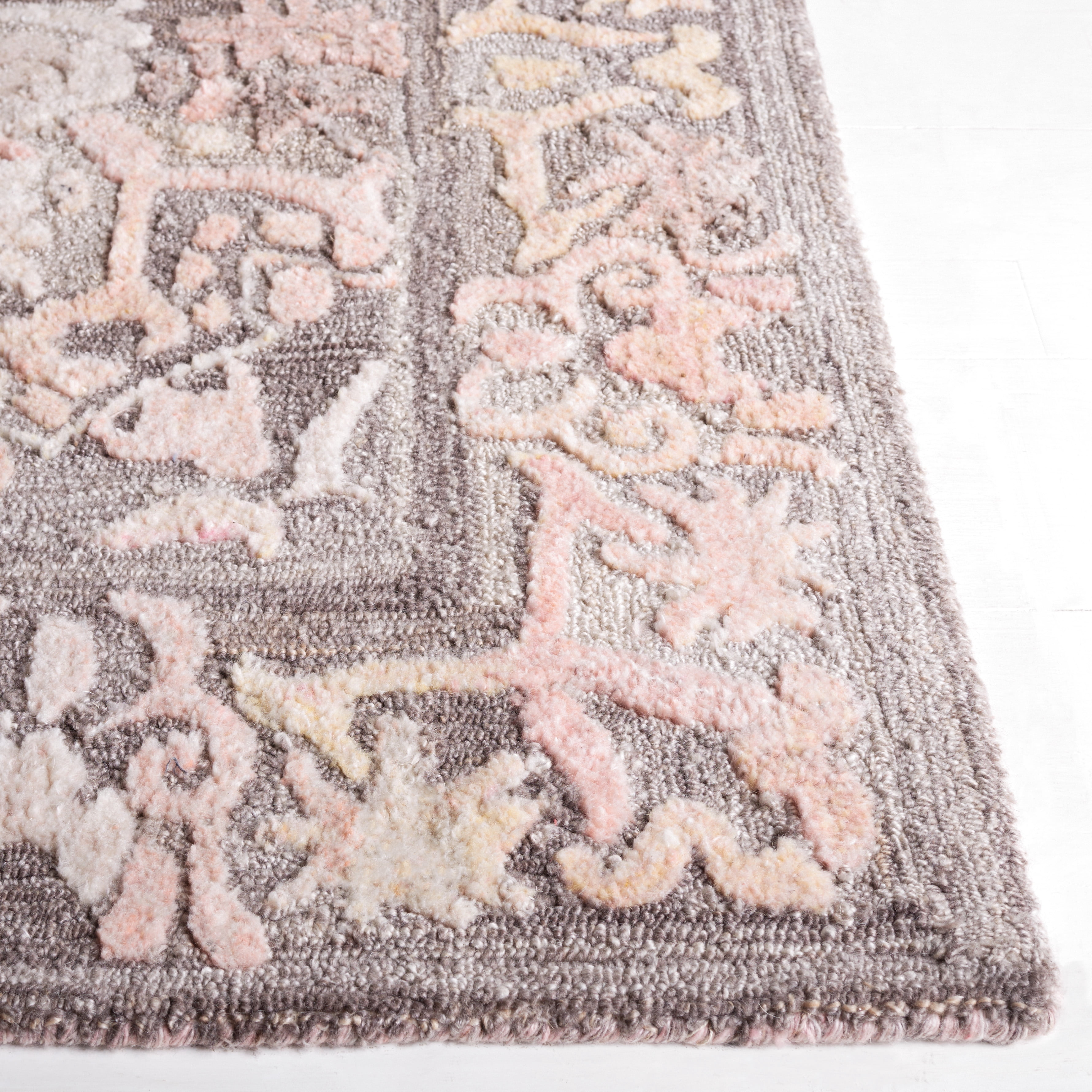 SAFAVIEH Marquee Andrina Medallion Polyester Runner Rug, Grey/Pink, 2'3" x 8'