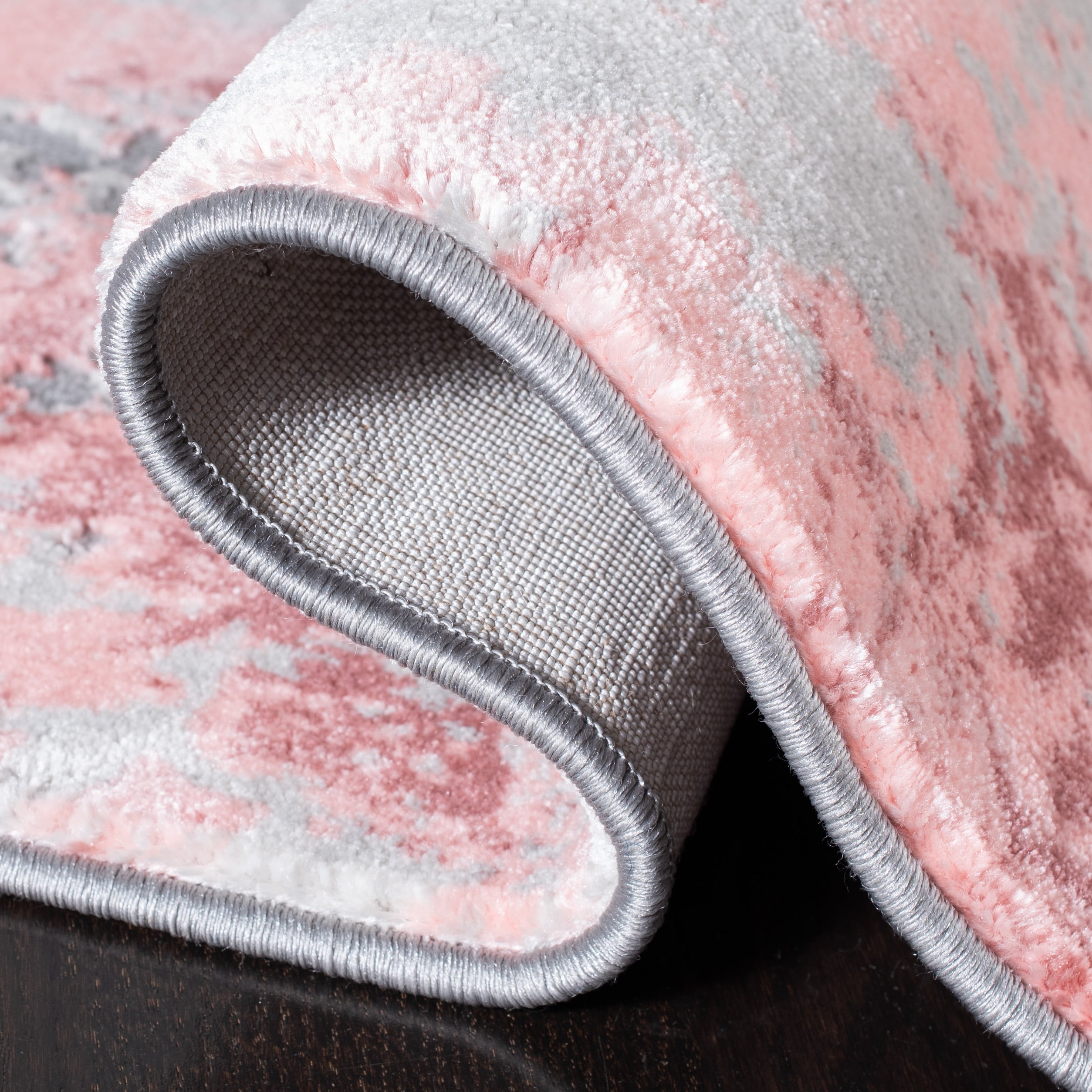 SAFAVIEH Meadow Derbhile Medallion Area Rug, Light Grey/Pink, 4' x 6'