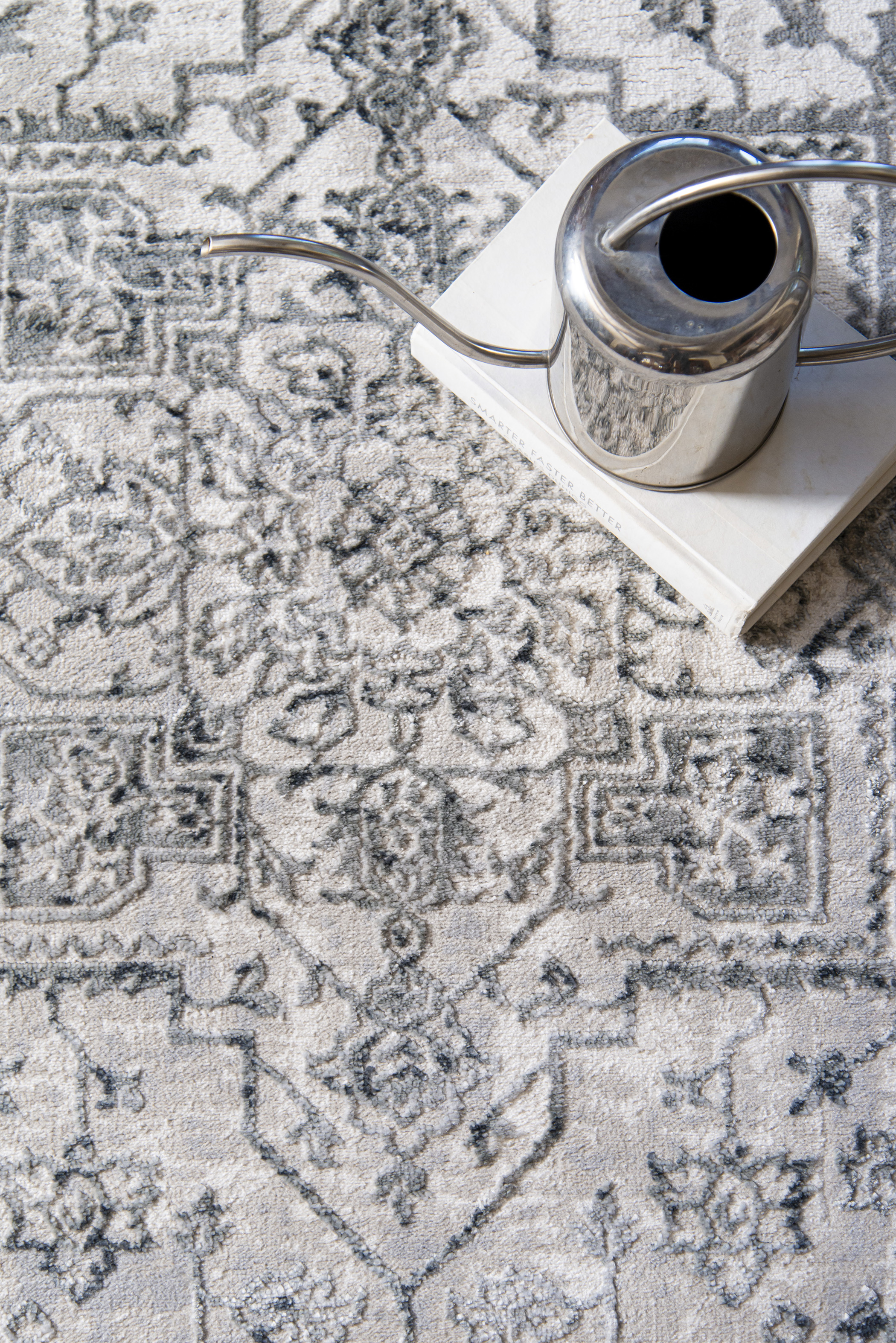 United Weavers Evolution Wraith Traditional Medallion Runner Rug, Grey, 2'7" x 7'2"