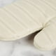 thumbnail image 4 of Juego de 2 guantes para horno KitchenAid Albany Milkshake, 4 of 5