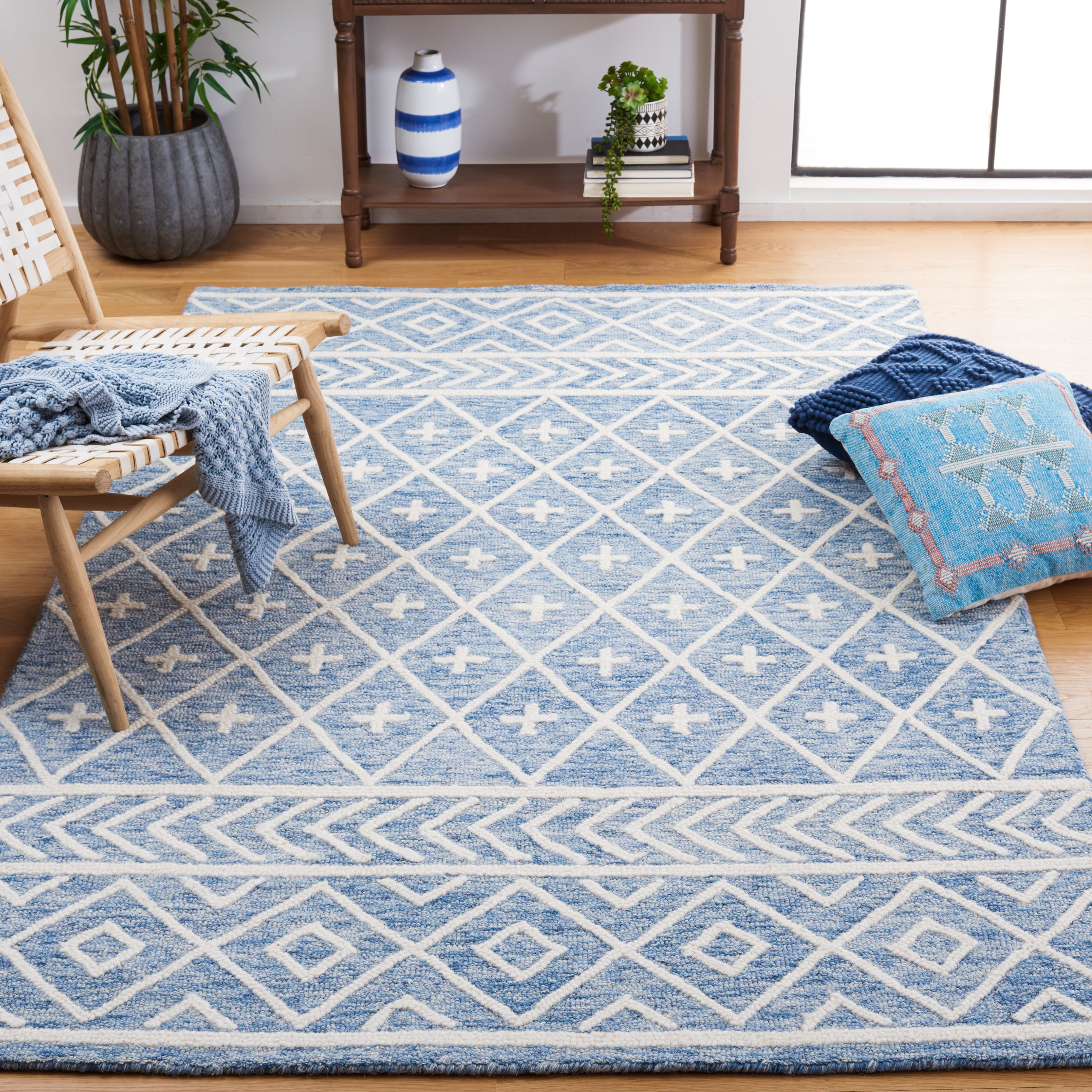 SAFAVIEH Metro Fletcher Medallion Area Rug, Blue/Ivory, 8' x 10'