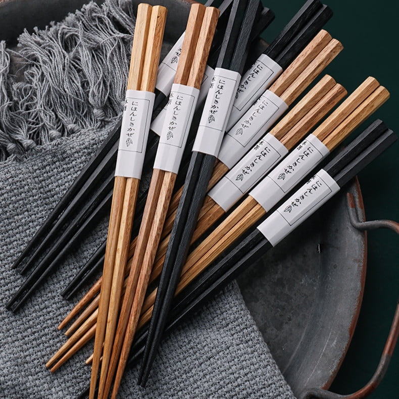 QUETO 10 pairs of high quality reusable natural wooden chopsticks in classic style with box a precious gift