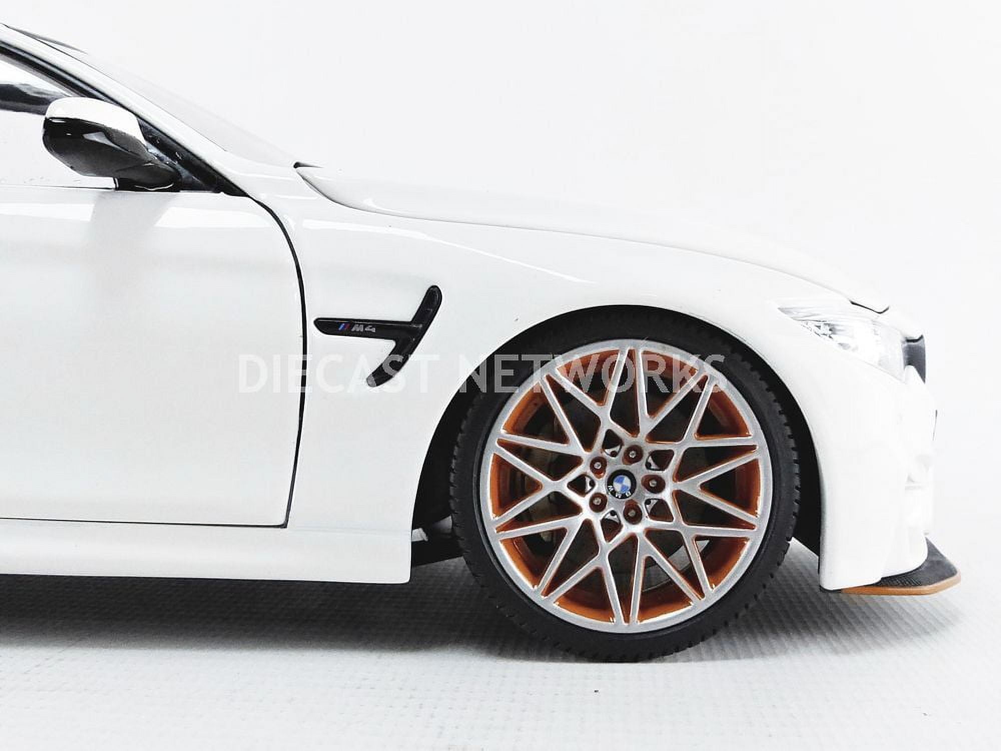 Minichamps 110025221 2016 BMW M4 GTS with Carbon Top Wheels