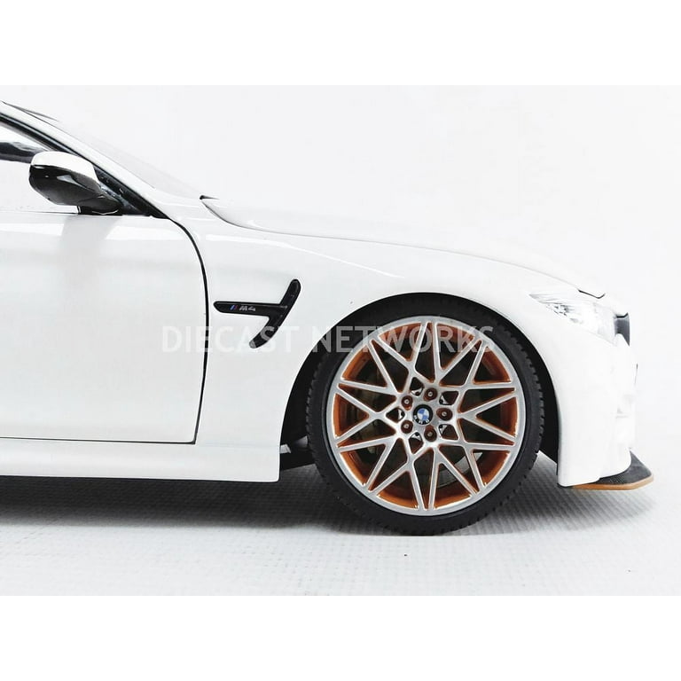 Minichamps 110025221 2016 BMW M4 GTS with Carbon Top Wheels