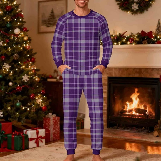 Pijama navideño para hombre, blusa y pantalones con estampado navideño a cuadros.