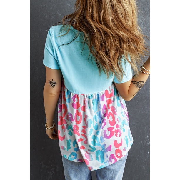 ABPHQTO Camiseta de mujer con cuello de pico y botones en bloque de color azul cielo de leopardo
