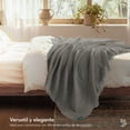 thumbnail image 5 of Manta Tejida Dreamlab, Frazada Decorativa para Pie de Cama o Sofá, Throw Blanket de Punto Grueso, Manta Elegante, Ligera y Acogedora, Color Gris Piedra, 5 of 5