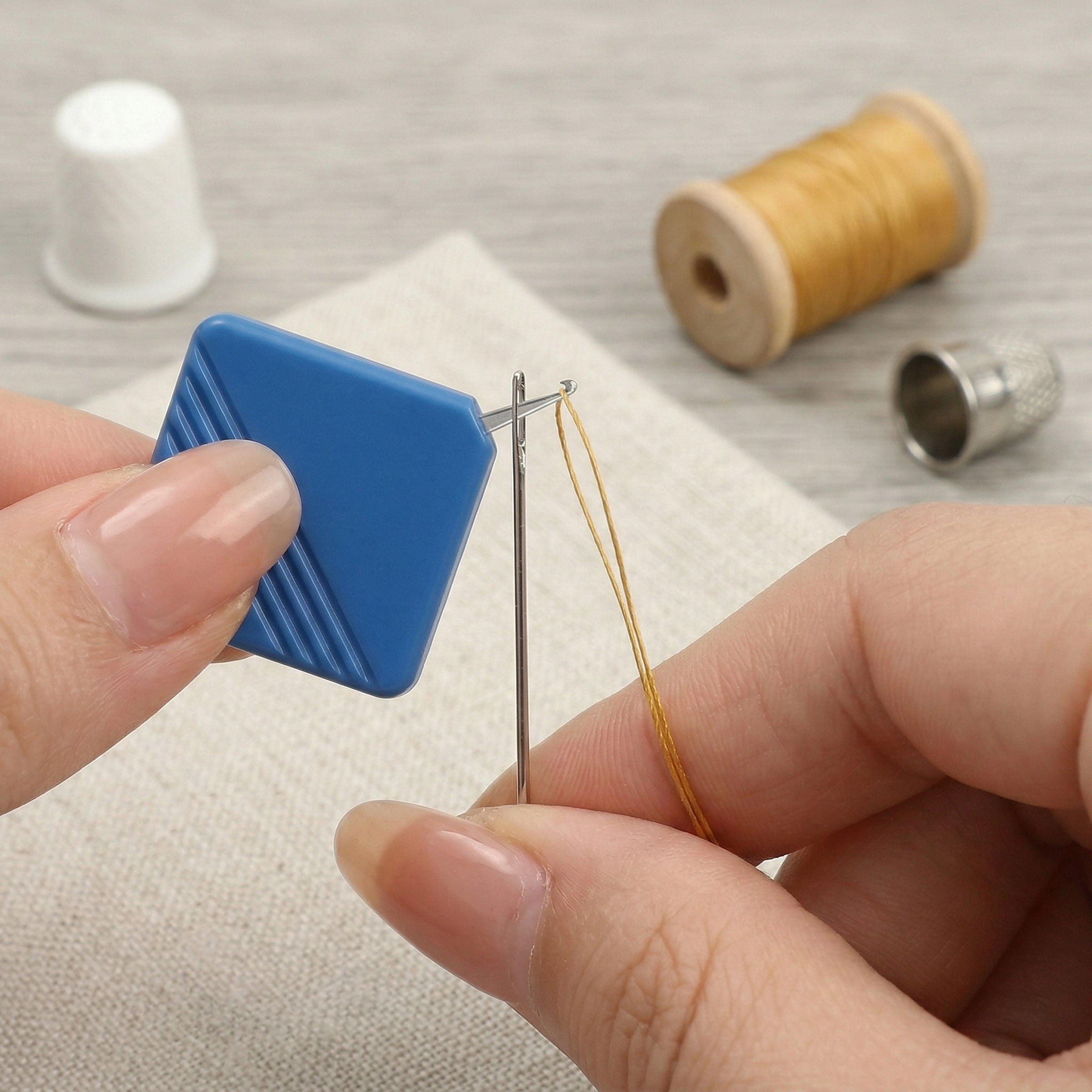 Needle Threaders For Hand Sewing, 30pcs Plastic Threader Tools, Handheld Threaders for Easy Sewing, Knitting and DIY Crafting Projects