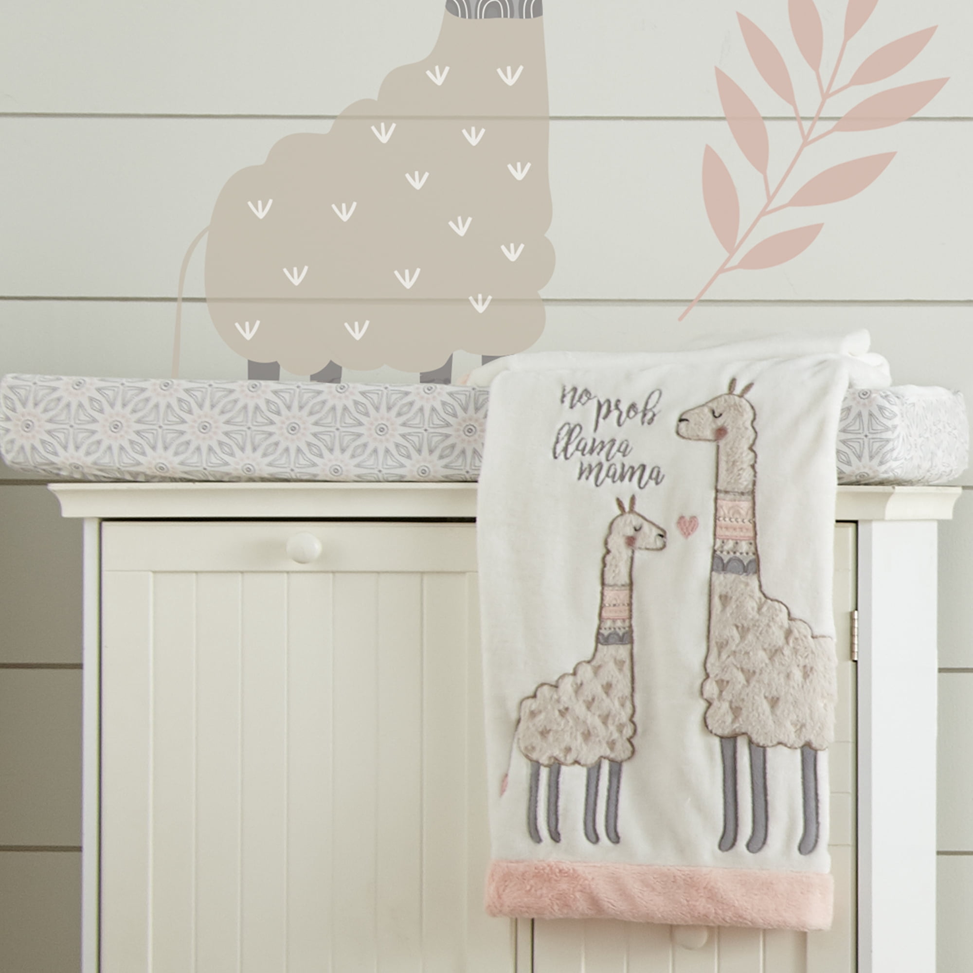Levtex Baby - Imani Plush Blanket - Appliqued and Embroidered  display picture 1