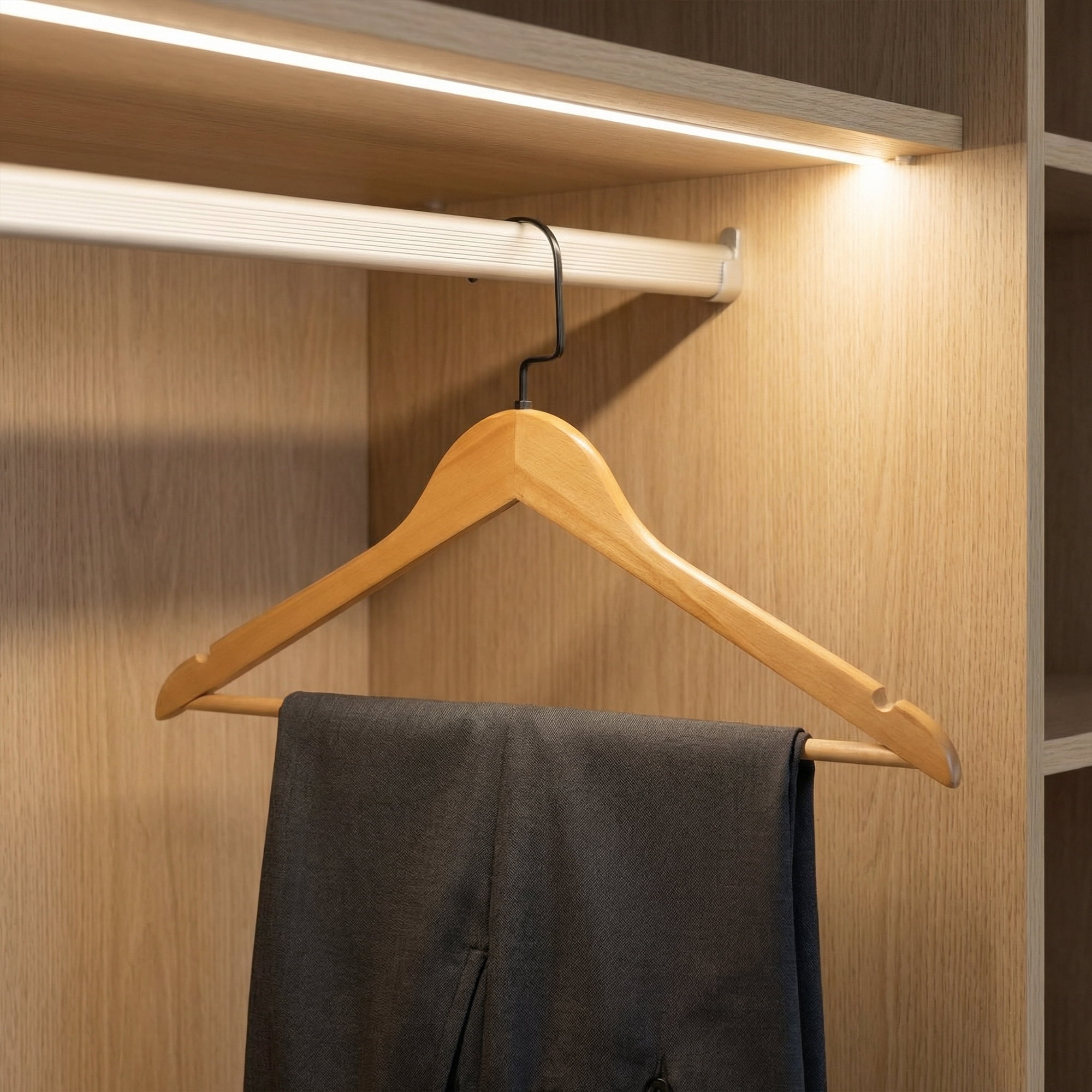 Unique Bargains 2Pcs Wood Nonslip Durable Hangers Natural