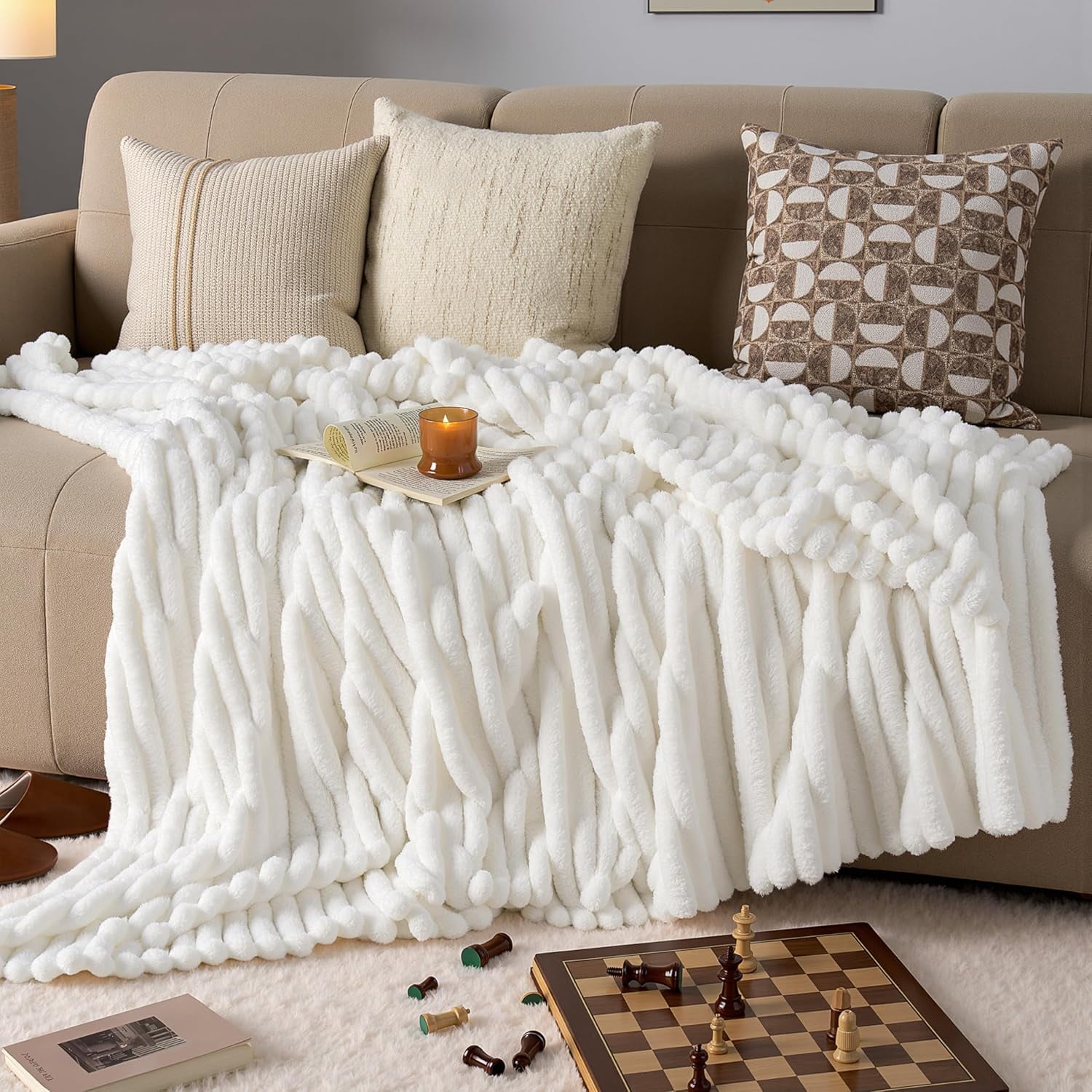 Joyfy Throw Blanket for Couch,Bed,Sofa,White Flannel Blanket,Soft Throw Blanket ,Gifts for Women Mom Girls,Throw Home Room Decor Aesthetic for Women Mothers Christmas Birthday Gifts 50x60 Inches
