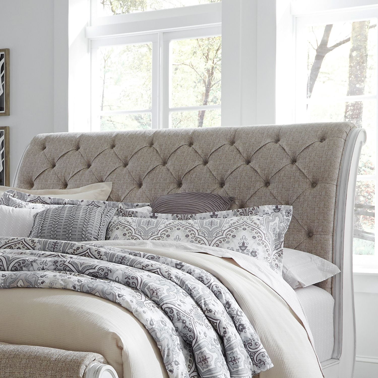 Liberty Furniture Magnolia Manor Queen Upholstered Sleigh Bed Headboard - White