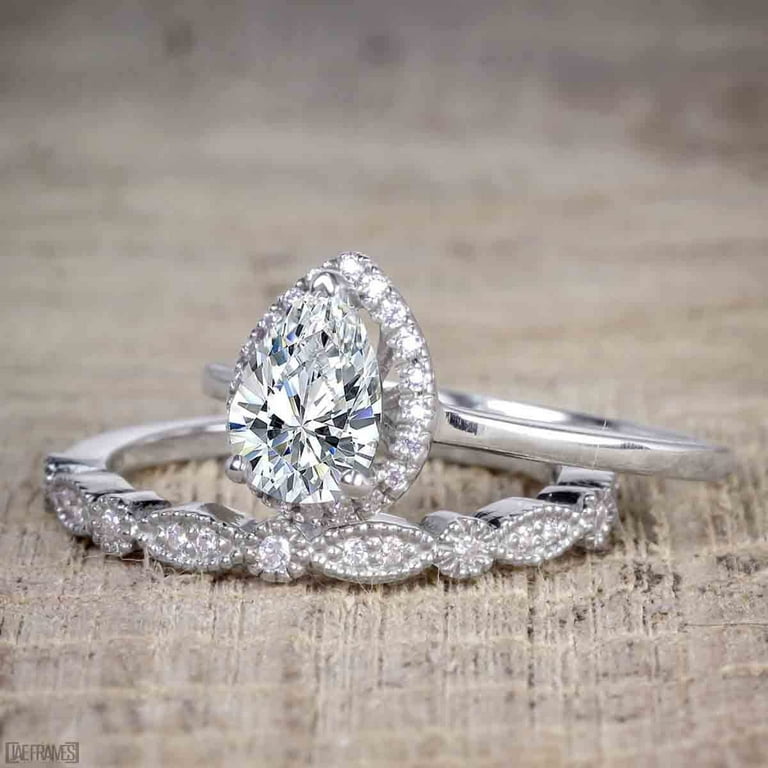 Pear cut 1.75 Carat Halo Wedding Ring Set in Moissanite Diamond