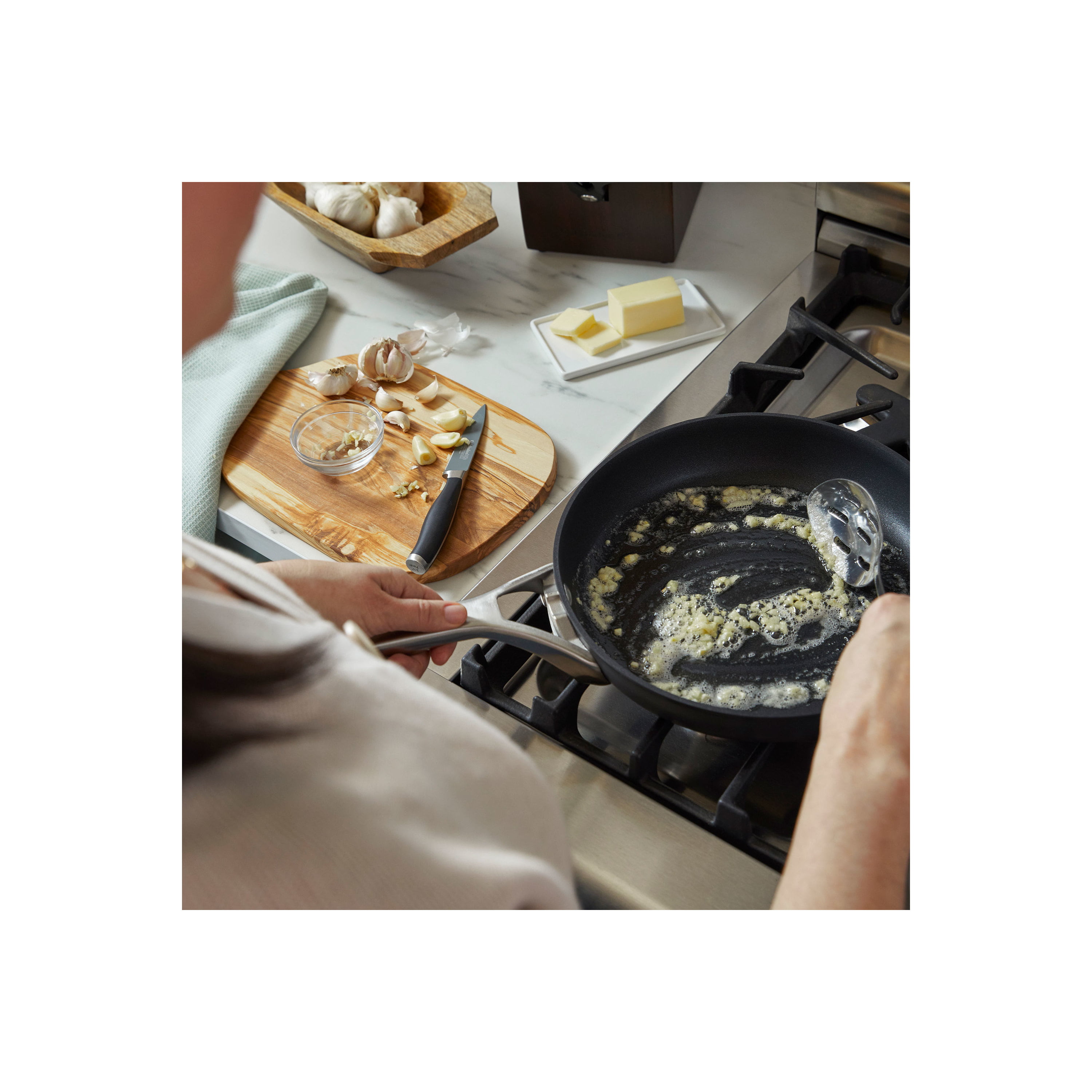 Calphalon Premier Space-Saving 12 MineralShield Non-Stick Everyday Pan  with Lid + Reviews