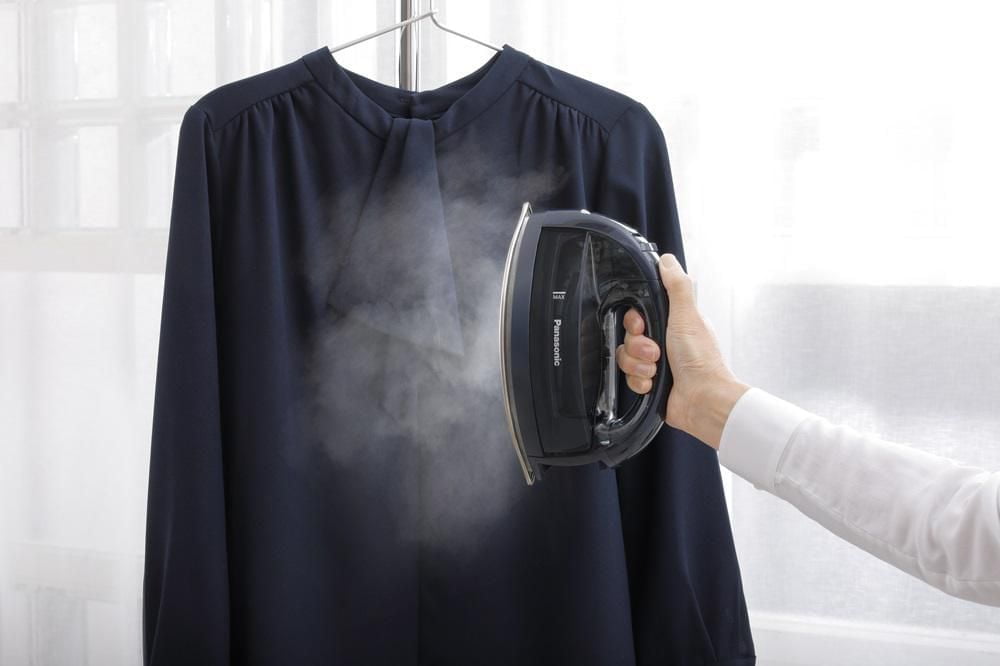 Fer à repasser sans fil Premium Panasonic - Marine, NIWL700A