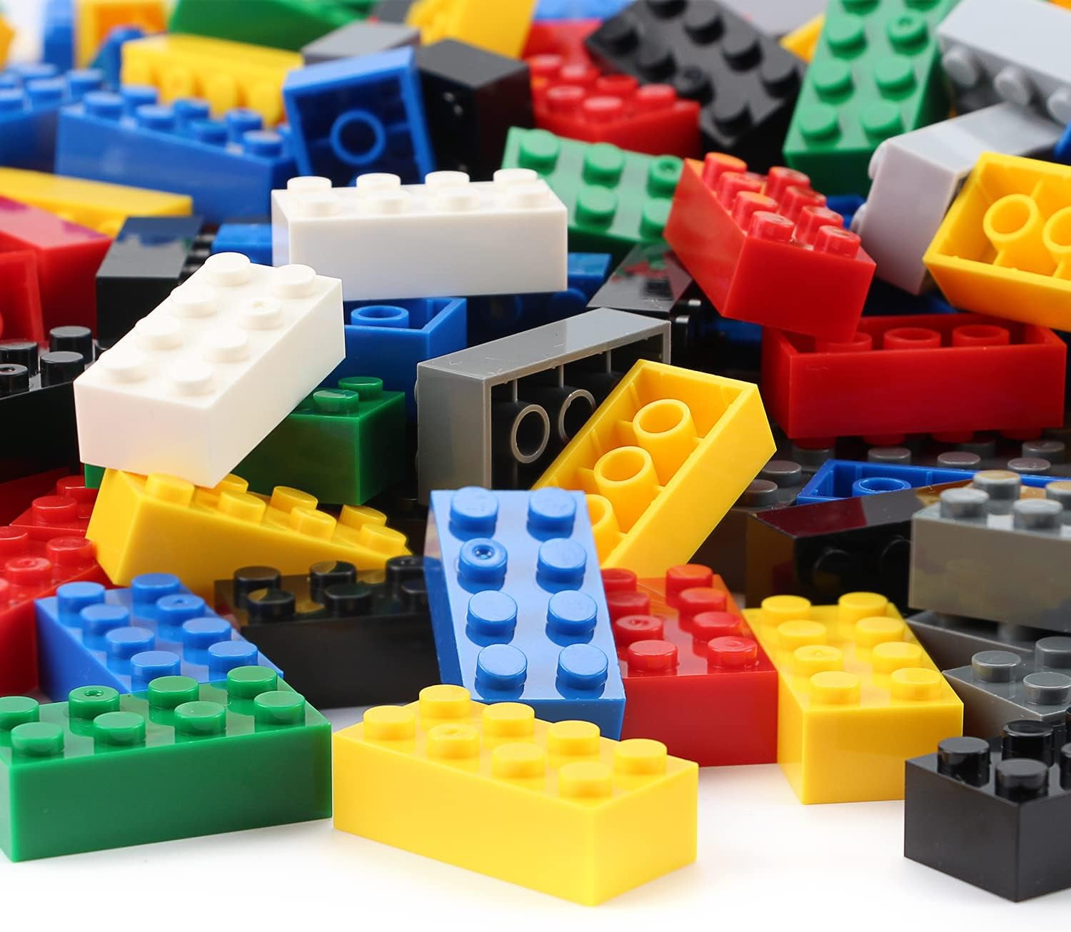 2x4 Bricks 320 Pieces Multicolored Basic Parts Building kit Creative Play Set Blocks Toy Accessories Compatible with 3001 Major Brands (8 Mixed Color)