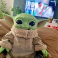 thumbnail image 2 of Disney-figura de Yoda de Pvc de 28cm, figuras de acción de juguete de peluche Grogu, Yoda Baby Star Wars, muñecos de Anime mandaloriano, regalos, juguetes para niños, 2 of 3