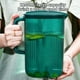 thumbnail image 5 of Juego de jarra de plástico, jarra de té helado y limonada de 1 galón con 4 vasos encajables, sin BPA y apto para lavavajillas para un uso fácil, esencial para servir bebidas en la cocina del, 5 of 6