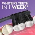 thumbnail image 2 of Cepillo dental Oral-B 3D White Charcoal suave, paquete de 2, 2 of 9
