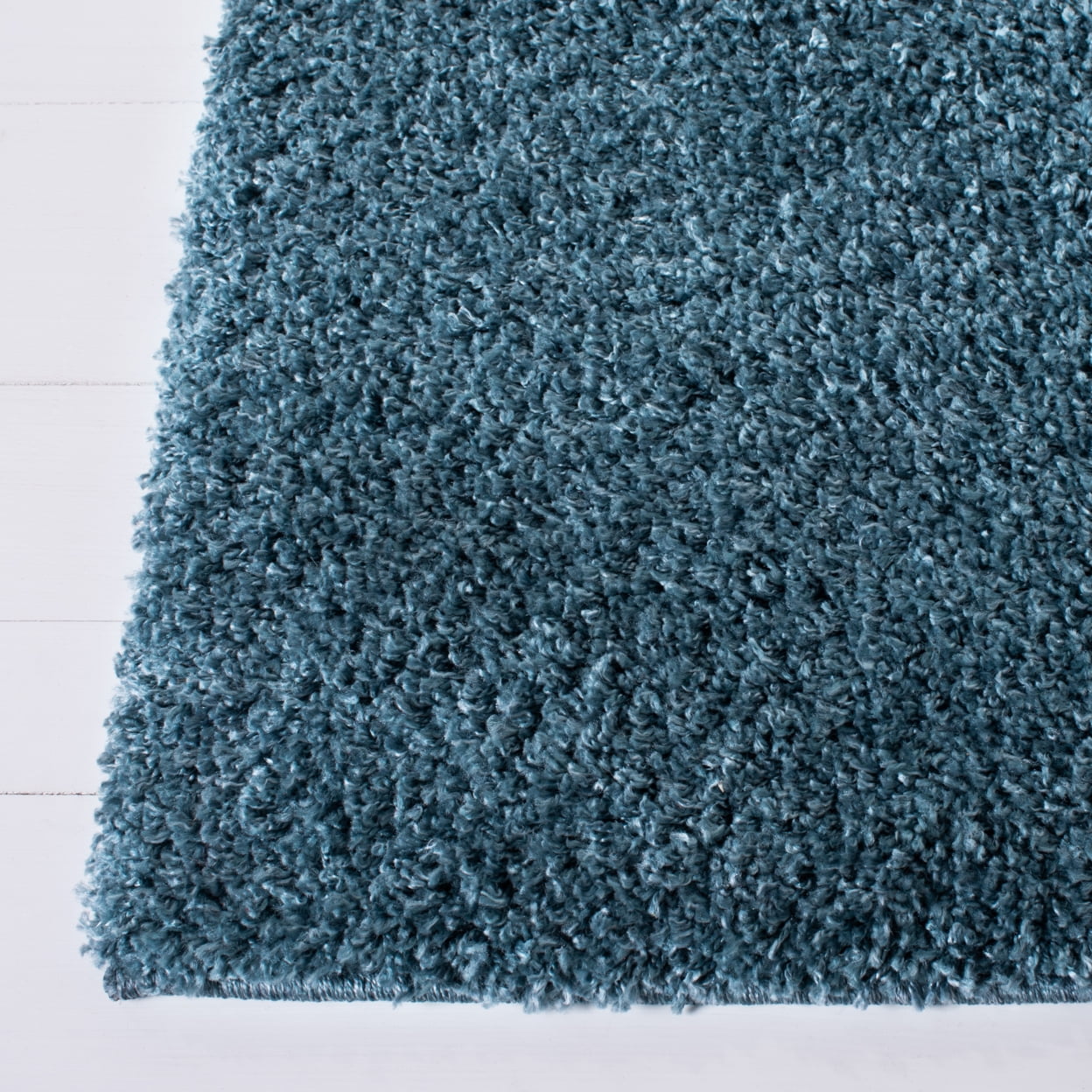 SAFAVIEH Venus Elijah Solid Plush Shag Area Rug, Blue, 6'7" x 6'7" Round