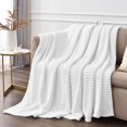 thumbnail image 5 of Bedelite Manta De Forro Polar Tamaño Doble – Jacquard Acanalado 3D Suave Y Cálido Mantas Decorativas Difusas – Acogedoras Mantas Ligeras De Felpa Esponjosa Para Sofá Cama (Blanco 60 X 80 Pulgadas), 5 of 5
