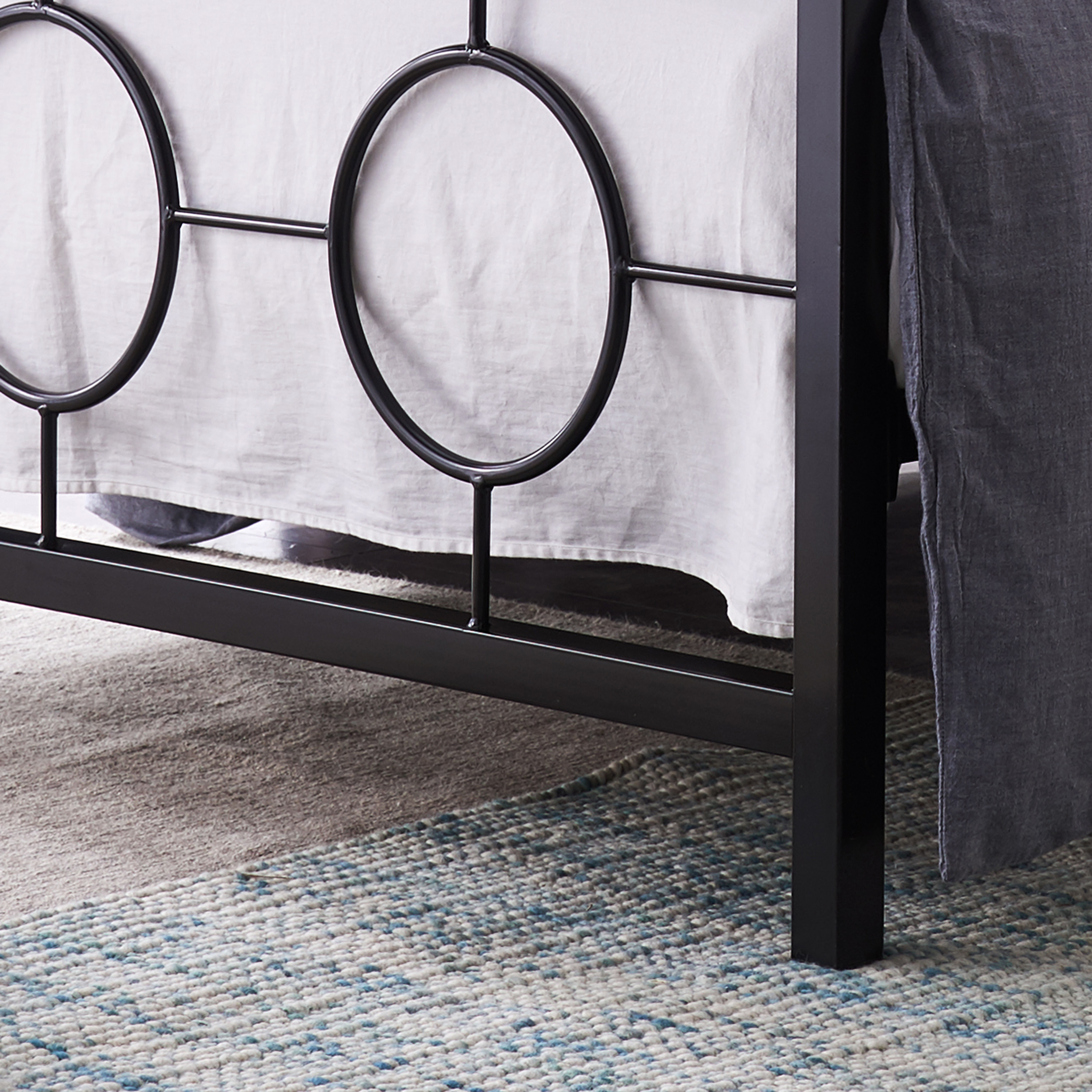 Noble House Ewelina Modern Twin-Size Iron Geometric Low-Profile Bed Frame, Flat Black