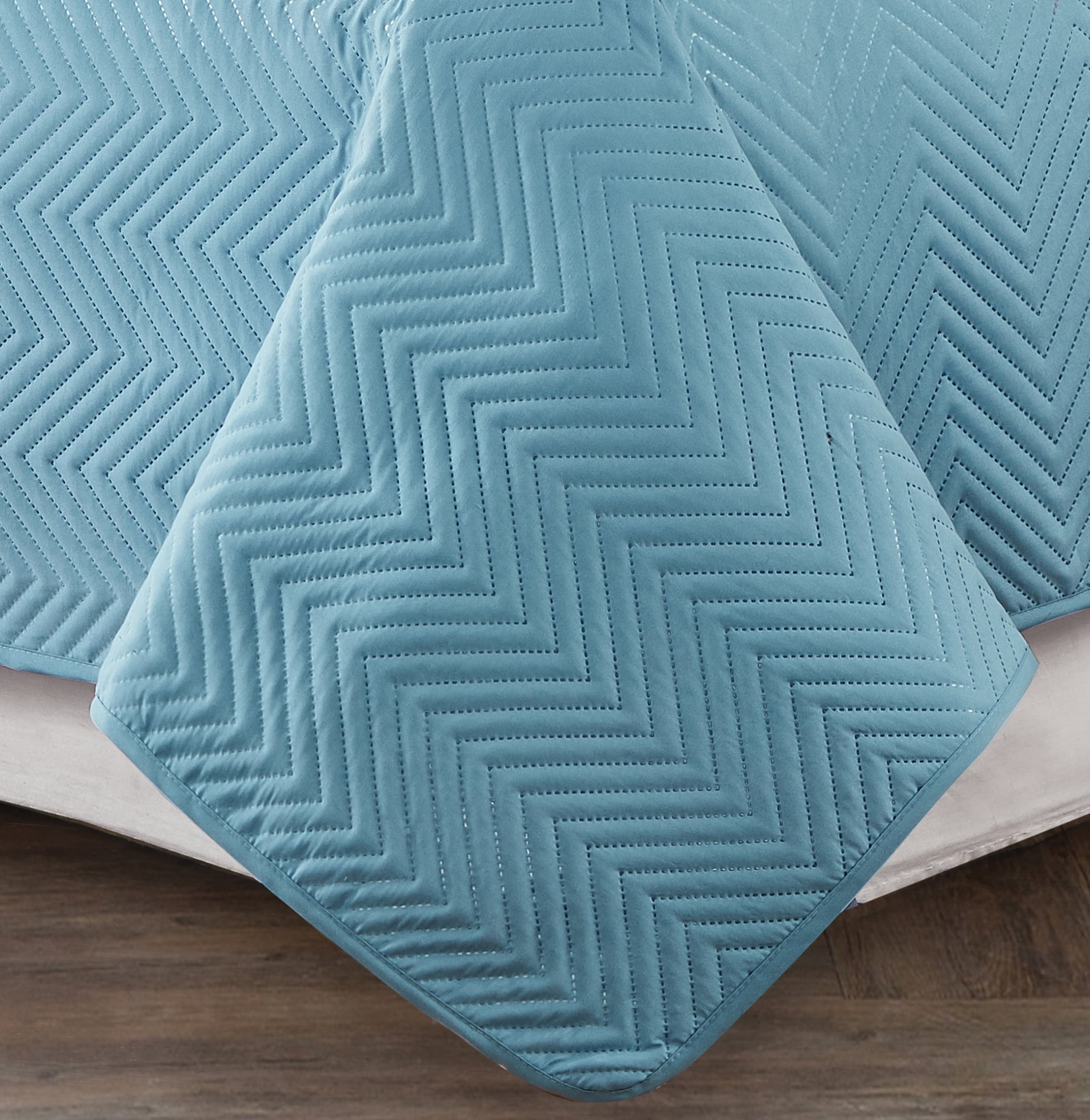 Harper Lane Trista Chevron Stitch 3-piece Quilt Set Blue Full/Queen