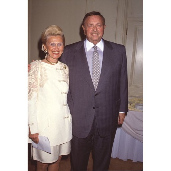 Barbara Davis In White & Lace Skirt Suit Marvin Davis Gray Suit White Collar Photo Print (8 x 10) - Item # CPA1075