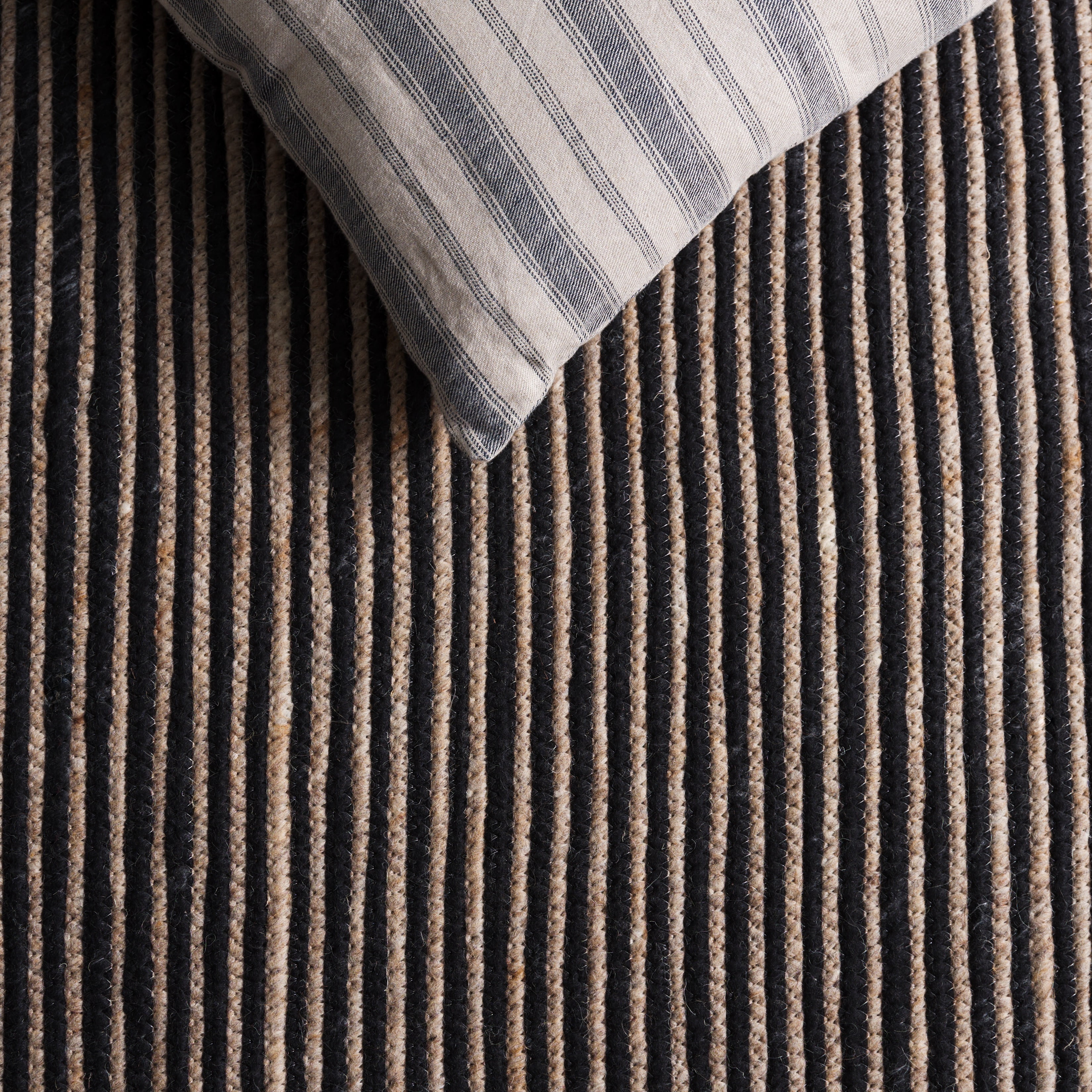 SAFAVIEH Braided Lars Geometric Reversible Area Rug, Beige/Black, 5' x 5' Square