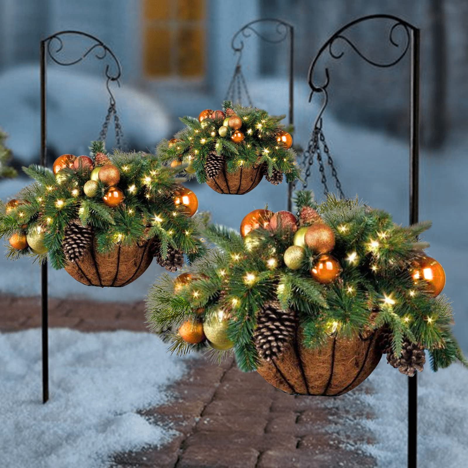 Xmarks Artificial Christmas Hanging Basket, Pre-Lit Hanging Planters with  Pine Cones, Berries, Snow for Indoor Outdoor Christmas Garden Decoration