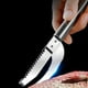 thumbnail image 5 of Cuchillo dos en uno para descamar y asestar pescado, de acero inoxidable reforzado., 5 of 7