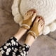thumbnail image 4 of Sandalias de verano para mujer de tacón bajo de cuero de microfibra de color sólido a la moda Wmkox8yii shjk7286, 4 of 9