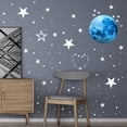thumbnail image 3 of Estrellas y luna que brillan en la oscuridad para techo, estrellas luminosas y calcomanía de pared de luna, para decoración de paredes de habitaciones infantiles, estrellas fluorescentes adhesivas,, 3 of 6