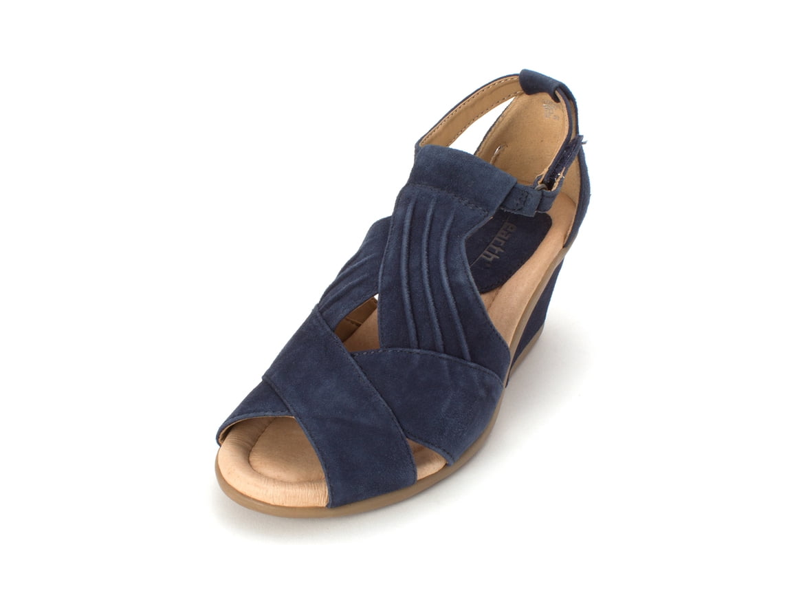 earth curvet wedge sandal