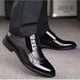 thumbnail image 1 of Zapatos de cuero Oxford de negocios de lujo para hombre, zapatos de vestir formales de goma transpirables, zapatos planos para oficina y boda brillar Electrónica, 1 of 3