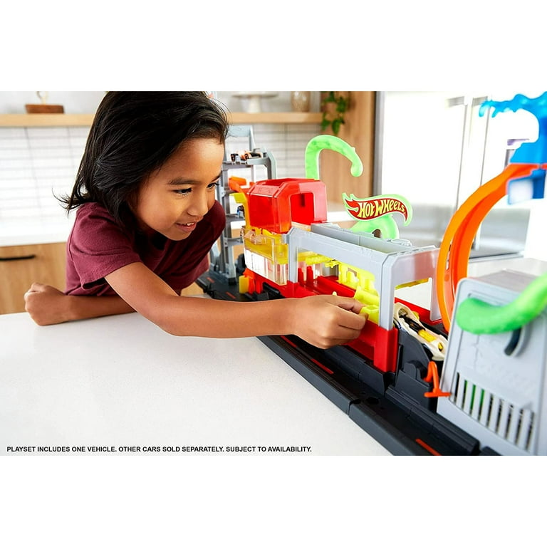 Hot Wheels Ultimate Octo Car Wash Playset No Spill Tanks 1 Color Reveal Car 4 ft Long 4 Years Old Gift Walmart
