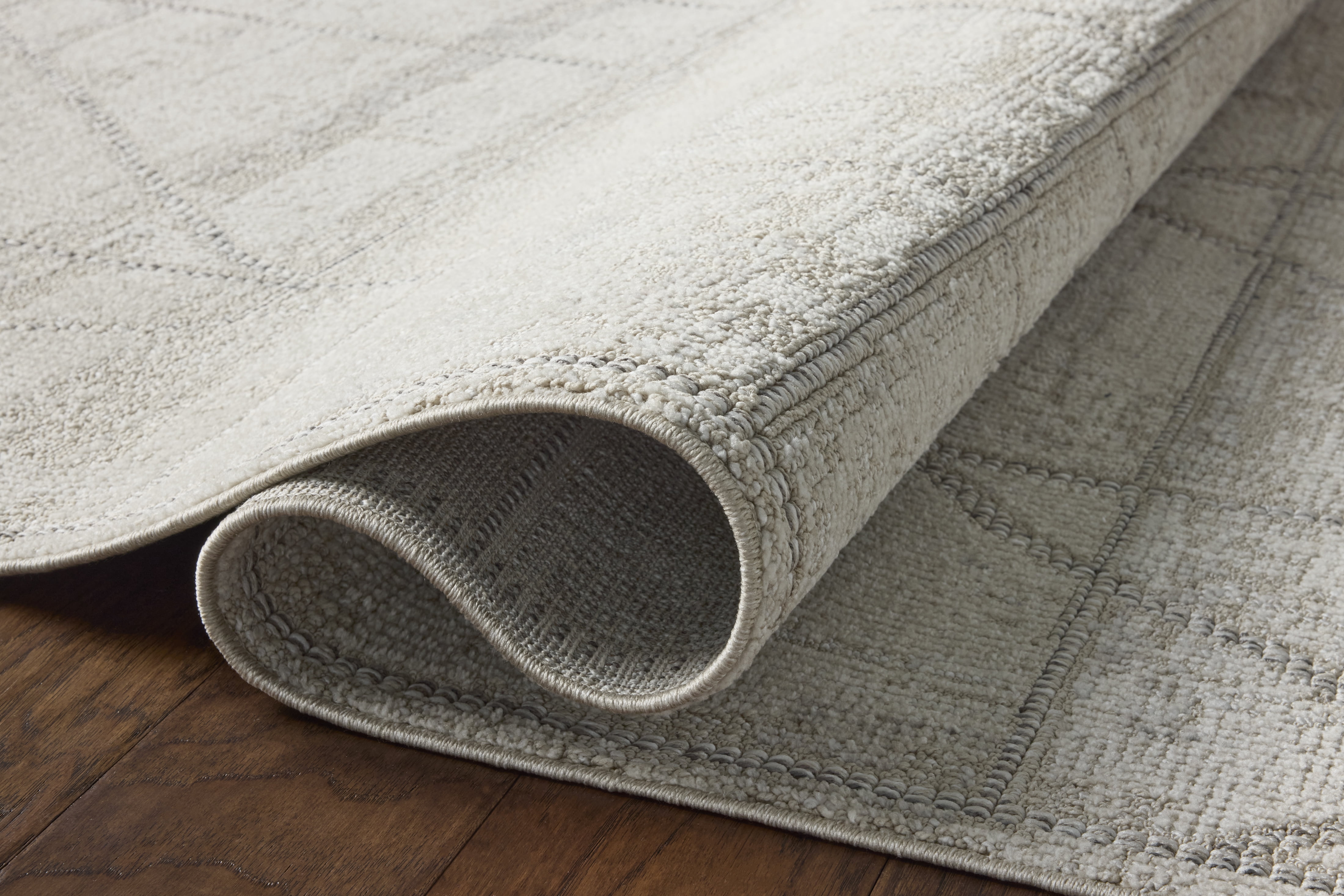 Loloi Roxie Ivory / Graphite 2'-7" x 15'-0" Area Rug