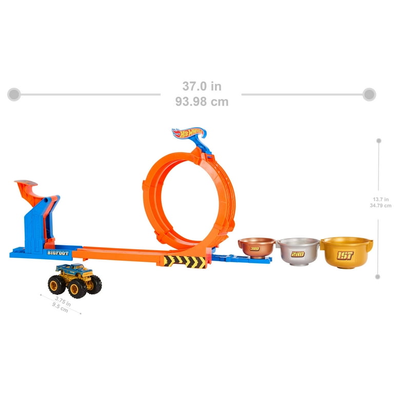 Hot Wheels Monster Trucks Loop-And-Flip Trophy Challenge & Bigfoot