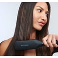 thumbnail image 2 of Plancha de pelo Onepass Nanoionic MX de Bio Ionic para mujer, color negro, 1,5 pulgadas Bio Ionic Bio Ionic Plancha alisadora 1.5 Inch, 2 of 7