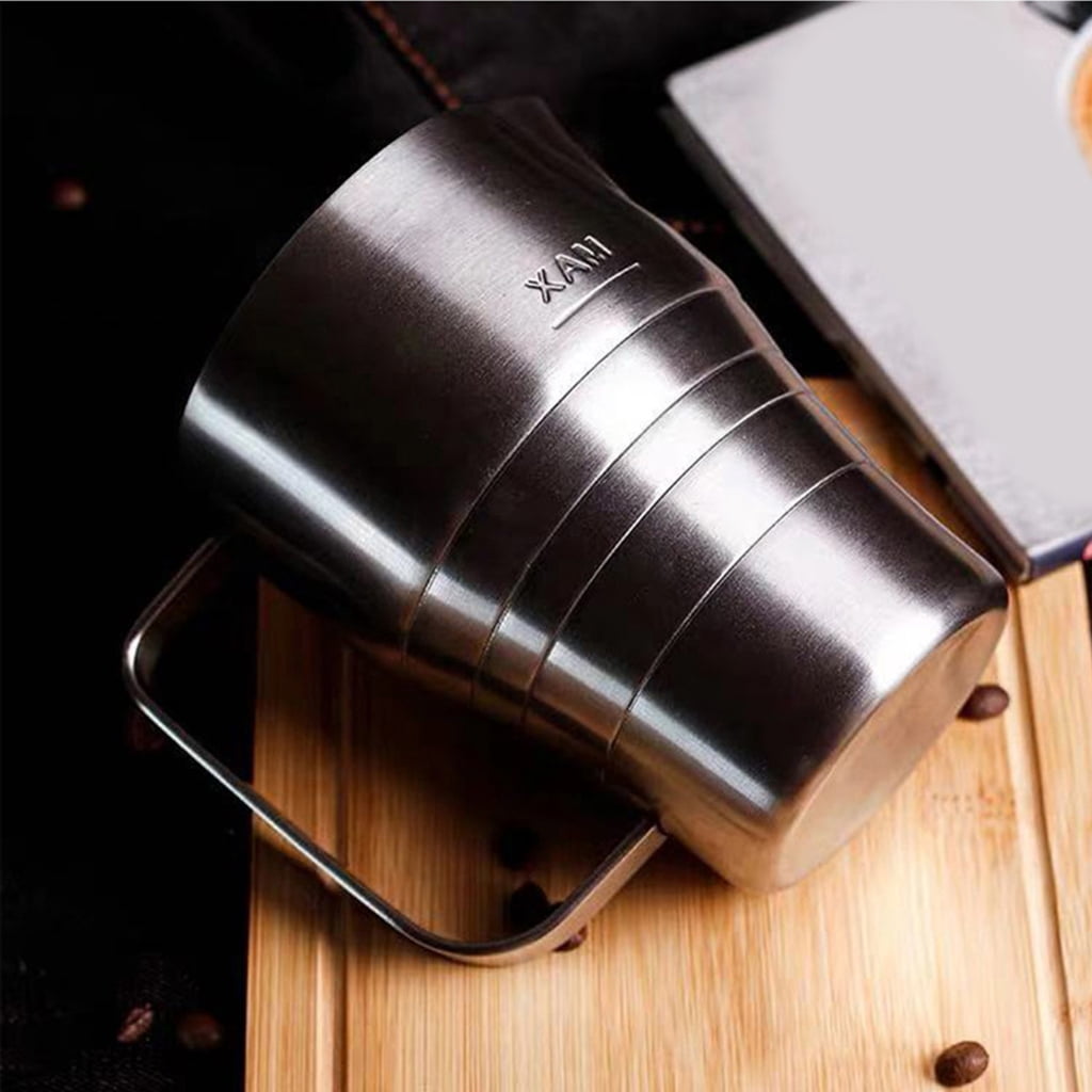 Professional 900ml Stainless Steel Milk Frothing Pitcher Ergonomic Handle For Coffee Latte Art Frothing Cup with Scale
