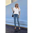 thumbnail image 1 of Camiseta Holgada Informal de Color Liso con Cuello en V para Mujer, Corta, , Talla M, 1 of 10