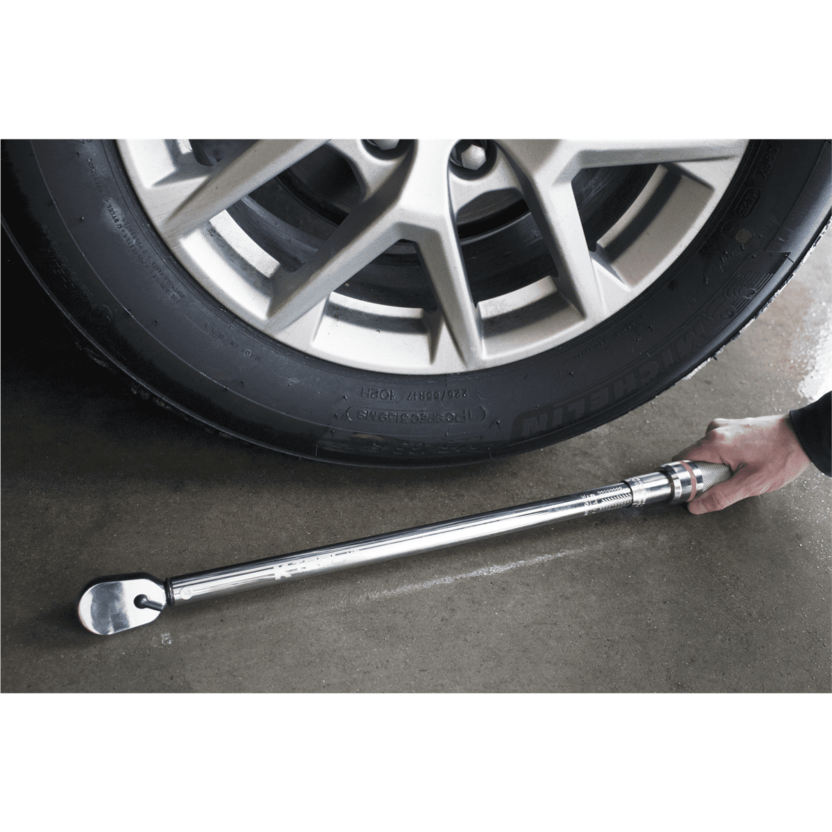 K Tool International Torque Wrench 1/2 Inch Drive 250 Foot/Pounds