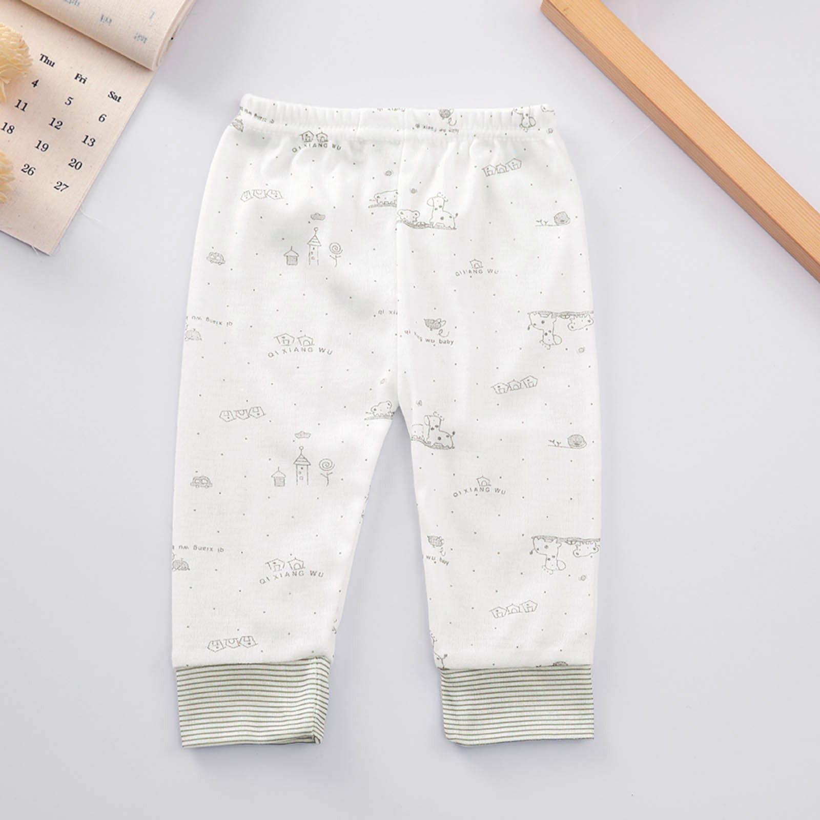 Povozer Layette Set Boy 8PCS Newborn Baby Boy Girl Tops+Hat+Pants +Bib+Sock Shose+Romper Outfits Set Size 0-3 Months,Grey