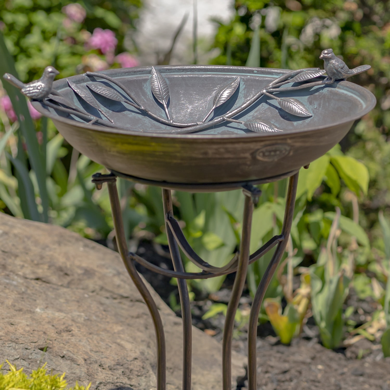 Zaer Ltd. Deep Well Made Metal Birdbath with 2 Cast Iron Birds and Leaf Decoration (Bronze)