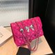 thumbnail image 4 of Bolso de hombro con cadena de temperamento simple para mujer, bolso cruzado de gran valor para primavera y verano 2025, versión coreana, bolso cuadrado pequeño para mujer, 4 of 5